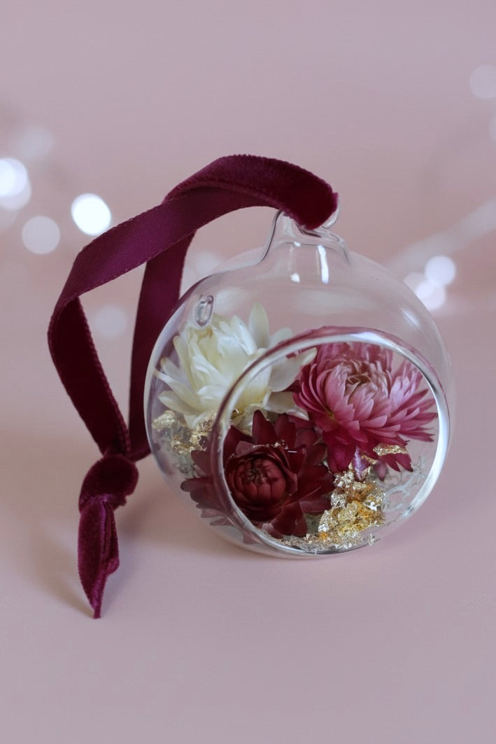 DRIED FLOWER BAUBLE