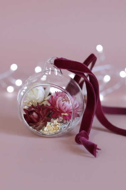 DRIED FLOWER BAUBLE